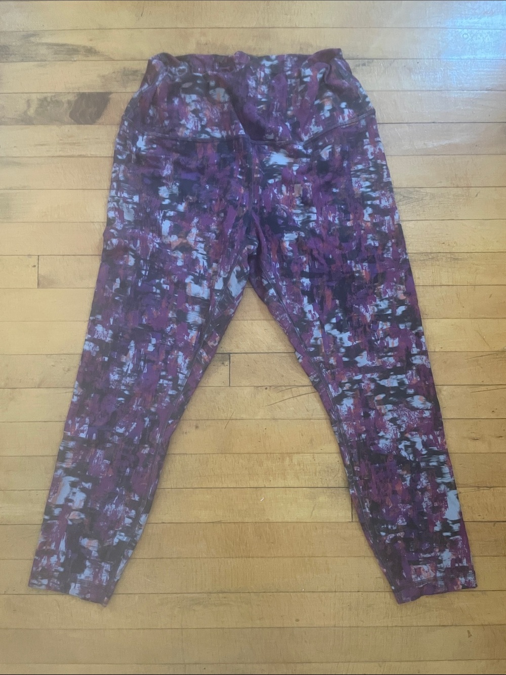 Lelulemon leggings - lightweight for yoga or fitness